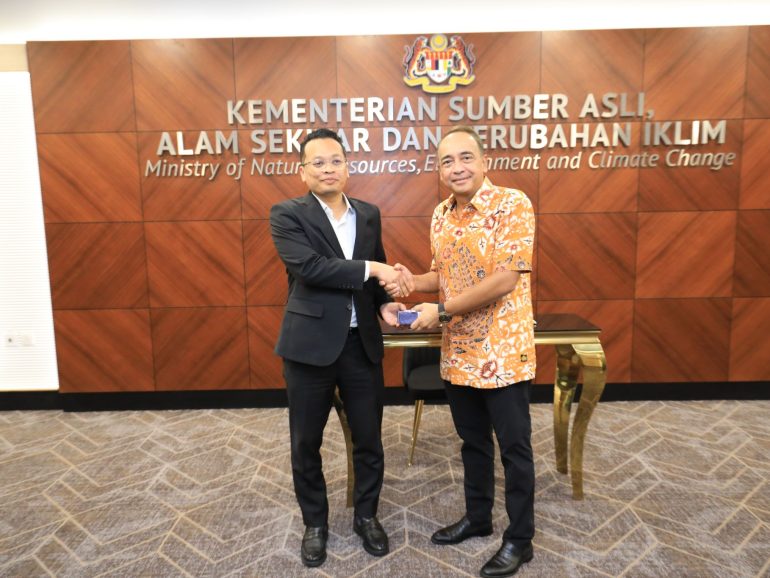 ABAC MY met with the Minister of Natural Resources, Environment and Climate Change (NRECC)